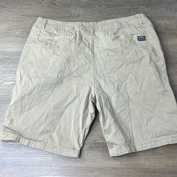 O’Neill Men’s Standard Fit Khaki Shorts, size 38 - Picture 7 of 9